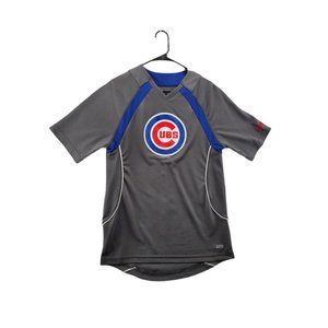 CHICAGO CUBS Men’s Short Sleeve V-neck Pullover Embroidered Gray Medium